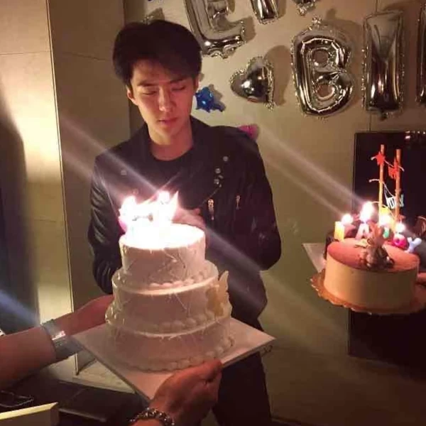 오늘 가장 사랑받은 세훈 (EXO)의 모습