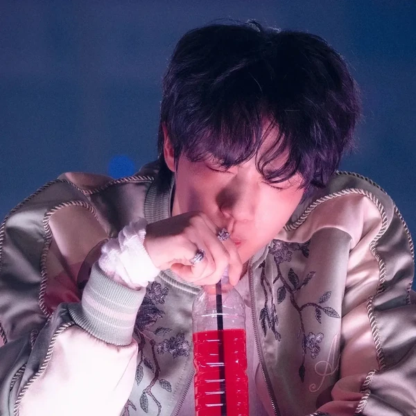 진 (방탄소년단) 팬심 가득한 인기 사진