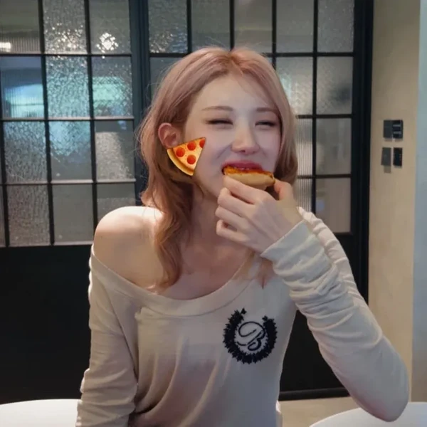 Today's Most Loved Lee Chaeyeon