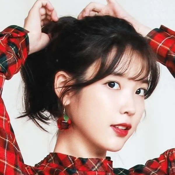 오늘 가장 사랑받은 아이유의 모습