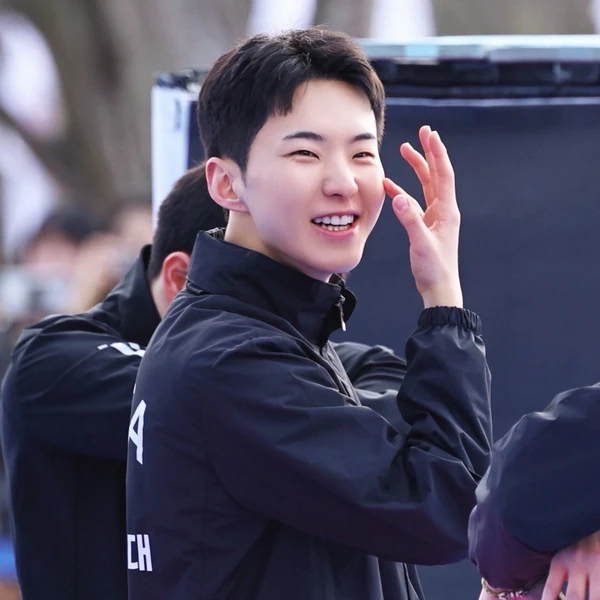 Top Photo Full of SEVENTEEN Love