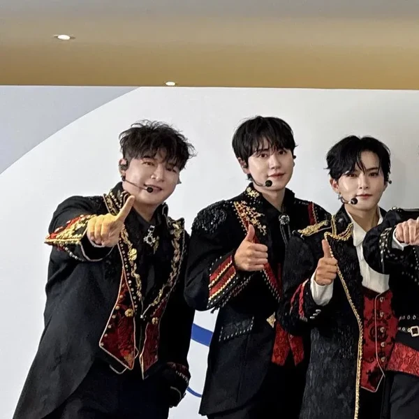 Foto Populer Penuh Cinta untuk Super Junior