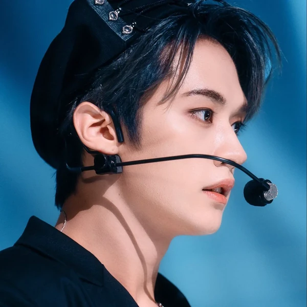 Today's Most Loved Lee Know (Stray Kids)