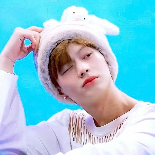 오늘 가장 사랑받은 육성재 (비투비)의 모습