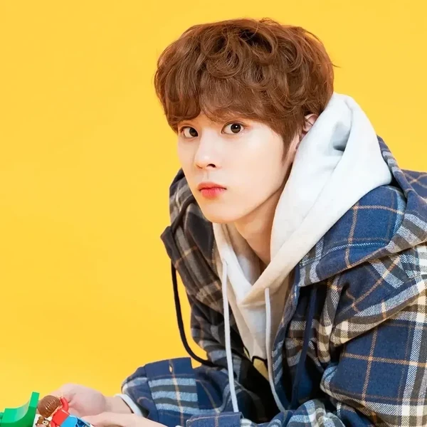 キム・ウソクへの愛が詰まった人気写真