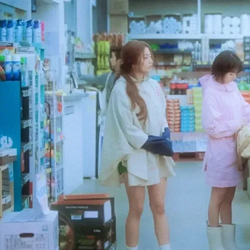 充满粉丝爱意的LE SSERAFIM人气照片