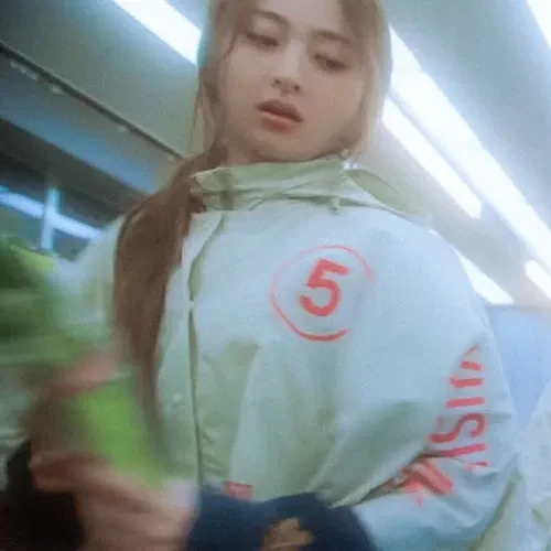 Fans' Pick: Best Moment of LE SSERAFIM