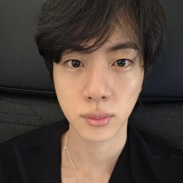 Momen Terbaik Jin (BTS) Pilihan Penggemar