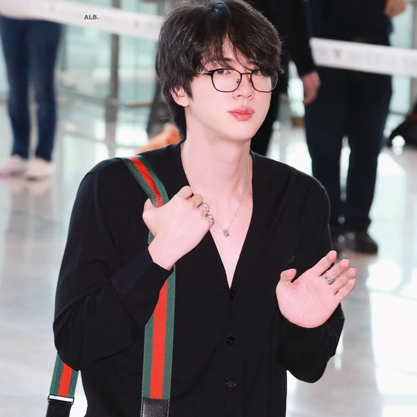 粉丝票选的Jin (防弹少年团)最佳瞬间