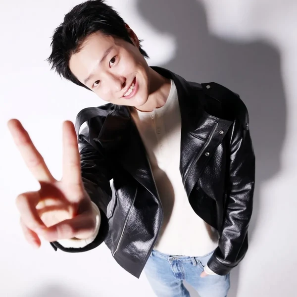 Today's Most Loved WOODZ