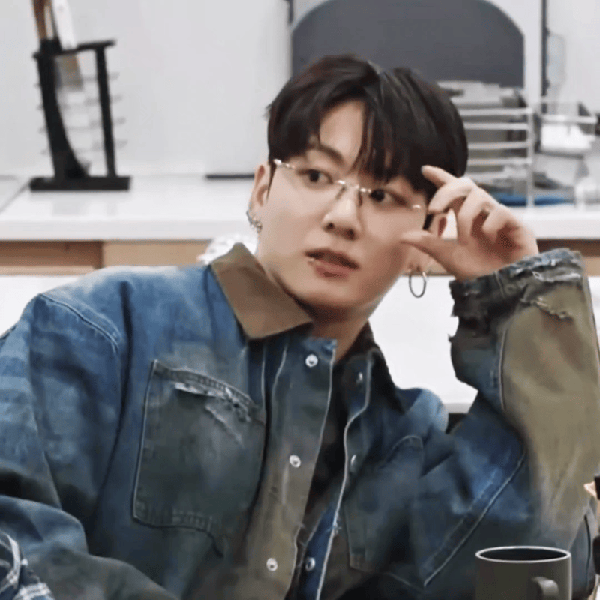 Foto Populer Penuh Cinta untuk Jungkook (BTS)