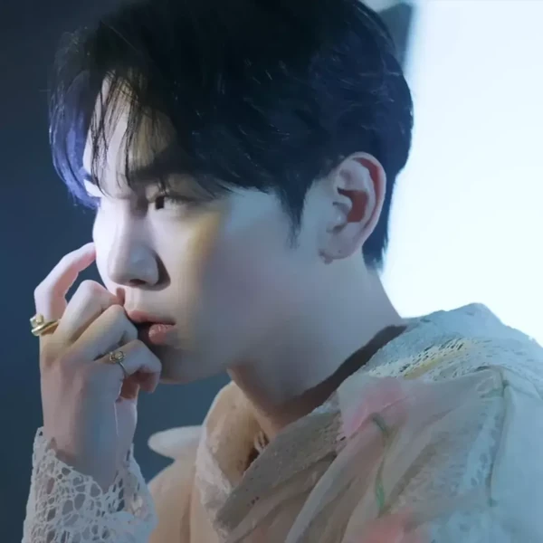 充满粉丝爱意的Key (SHINee)人气照片