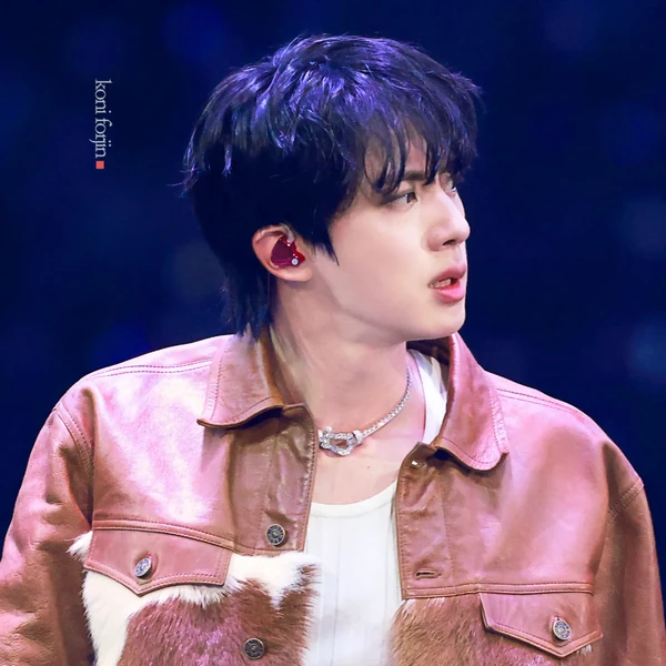 Penampilan Jin (BTS) yang Paling Dicintai Hari Ini
