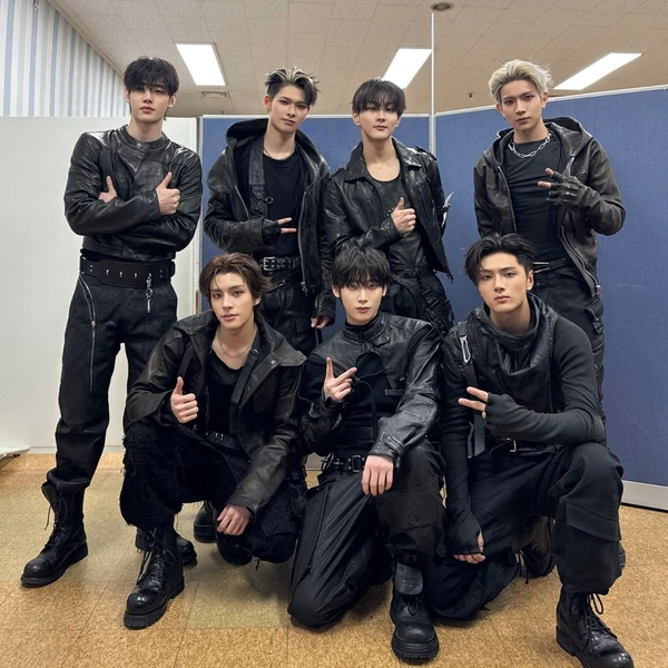 Foto Populer Penuh Cinta untuk ENHYPEN