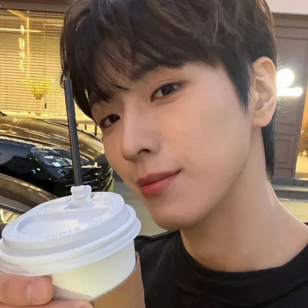 Top Photo Full of Yonghee (CIX) Love