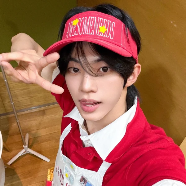 Foto Populer Penuh Cinta untuk Dohoon (TWS)