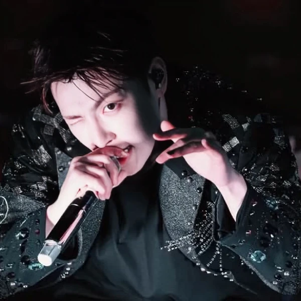 Top Photo Full of Hongjoong (ATEEZ) Love