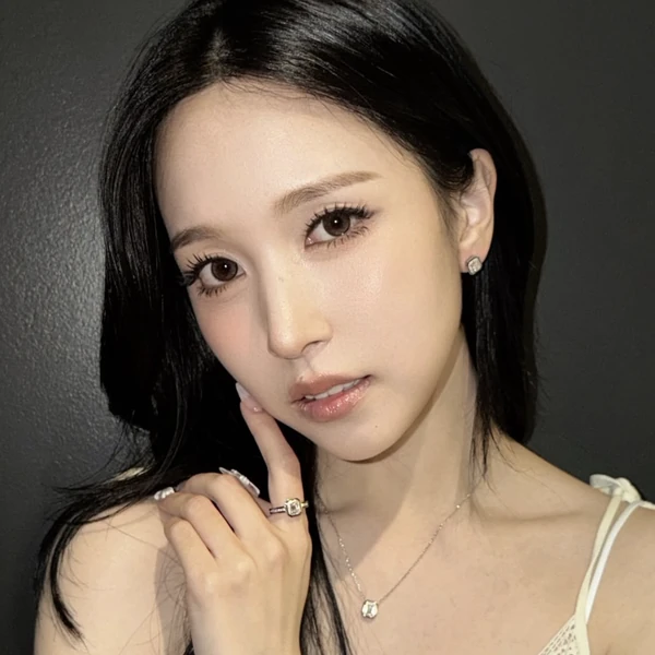 Penampilan Mina (TWICE) yang Paling Dicintai Hari Ini