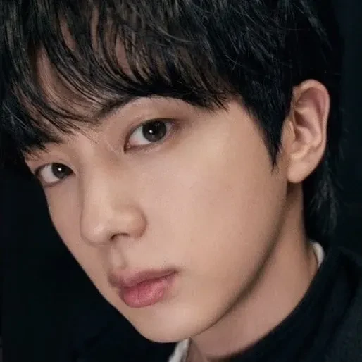 Foto Populer Penuh Cinta untuk Jin (BTS)