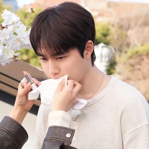 오늘 가장 사랑받은 디오 (EXO)의 모습