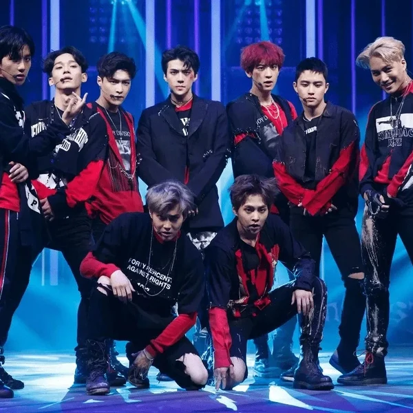 Top Photo Full of EXO Love