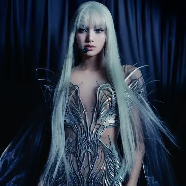 Momen Terbaik Lisa (BLACKPINK) Pilihan Penggemar