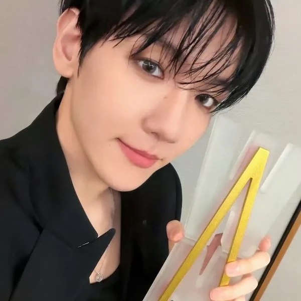 充滿粉絲愛意的伯賢 (EXO)人氣照片