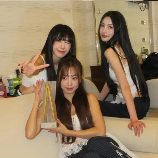 Top Photo Full of Apink Love