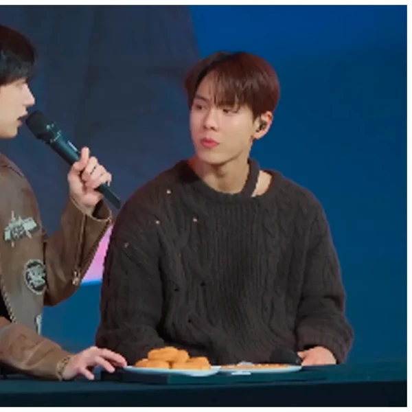 오늘 가장 사랑받은 셔누 (몬스타엑스)의 모습