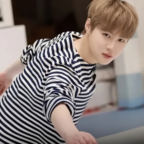 捕捉到河成雲魅力的代表照片