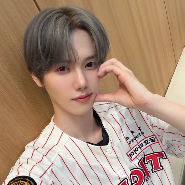 Top Photo Full of Minhee (CRAVITY) Love