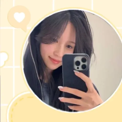 Foto Populer Penuh Cinta untuk Mina (TWICE)