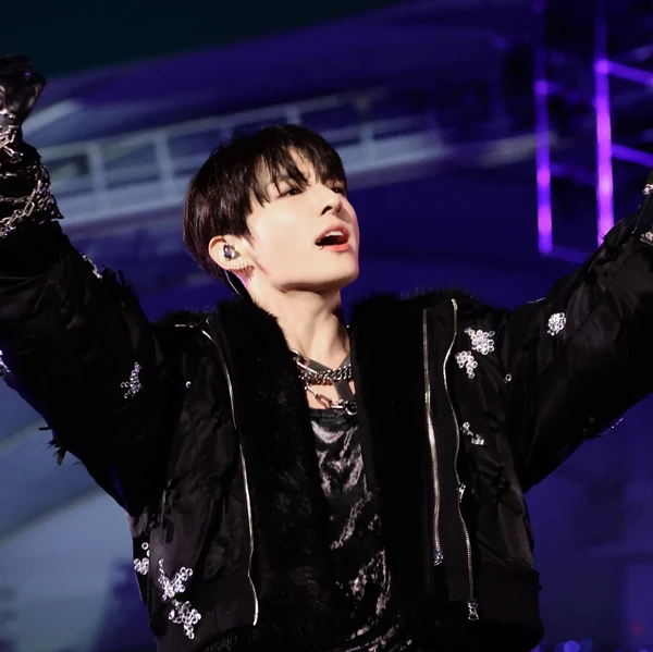 充滿粉絲愛意的柾國 (防彈少年團)人氣照片