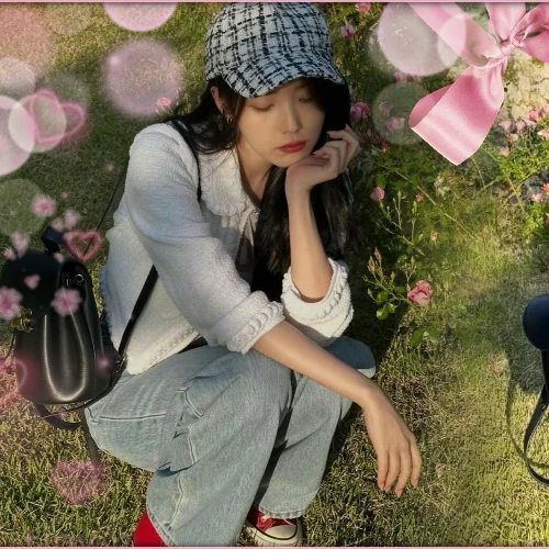 Foto Populer Penuh Cinta untuk IU