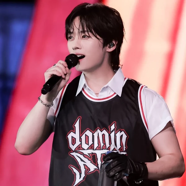 오늘 가장 사랑받은 리노 (Stray Kids)의 모습