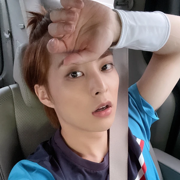 시우민 (EXO) 팬심 가득한 인기 사진