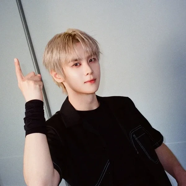 Top Photo Full of KUN (WayV) Love