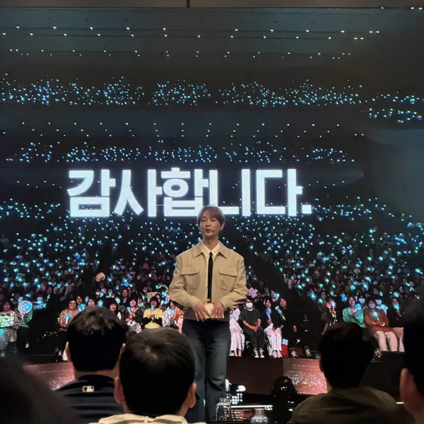 充滿粉絲愛意的溫流 (SHINee)人氣照片