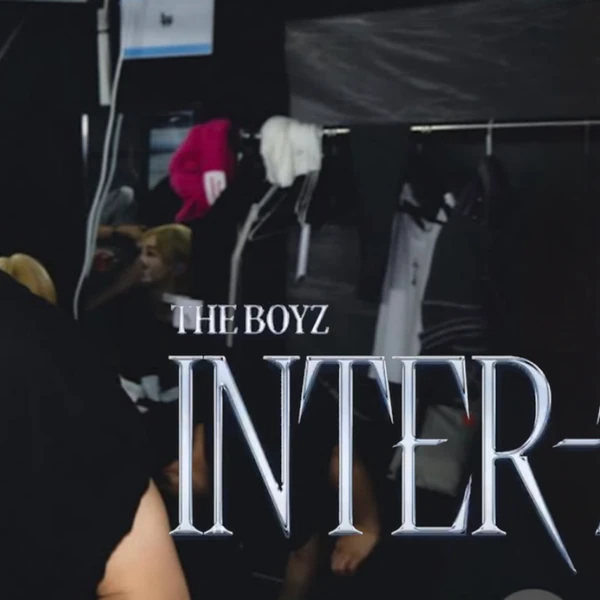 오늘 가장 사랑받은 현재 (더보이즈)의 모습