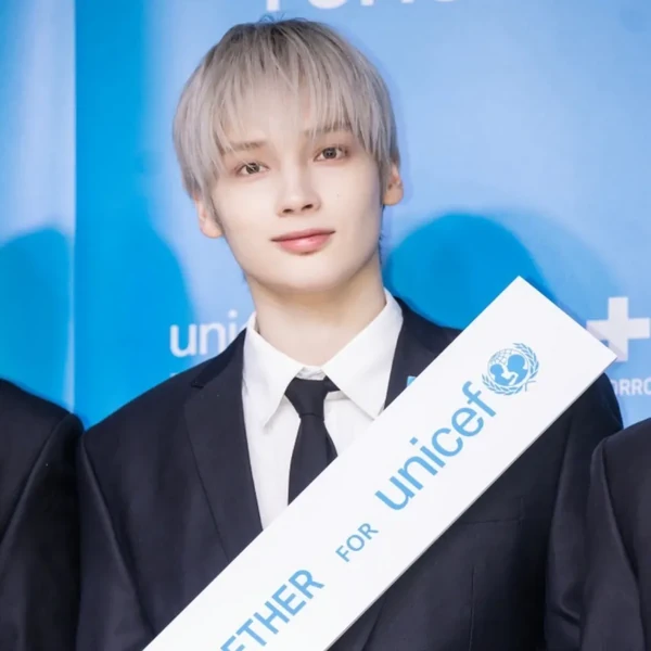 오늘 가장 사랑받은 휴닝카이 (투모로우바이투게더)의 모습