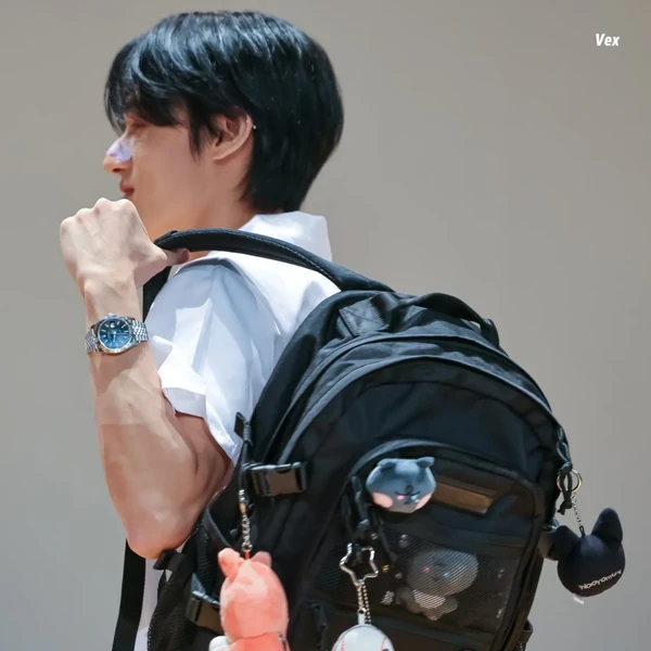 Foto Populer Penuh Cinta untuk Wooyoung (ATEEZ)