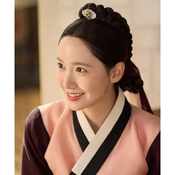 今日最も愛されたユナ (少女時代)の姿