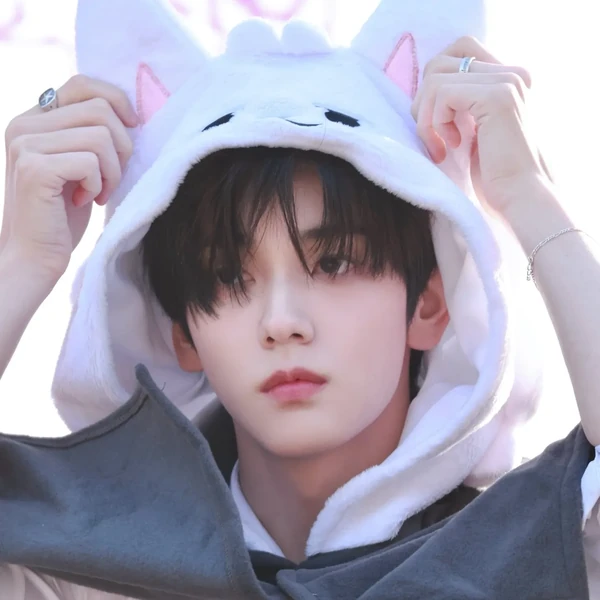 수빈 (투모로우바이투게더) 팬심 가득한 인기 사진