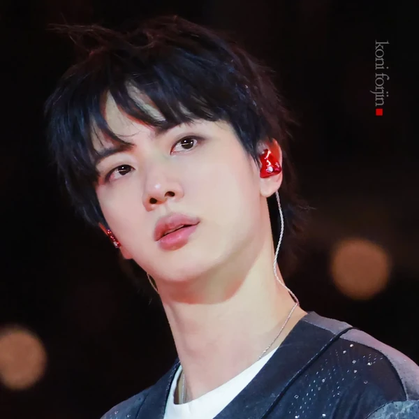Penampilan Jin (BTS) yang Paling Dicintai Hari Ini