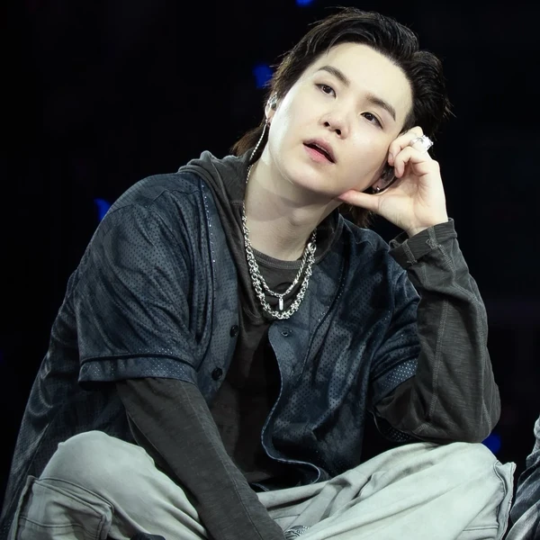 Momen Terbaik SUGA (BTS) Pilihan Penggemar