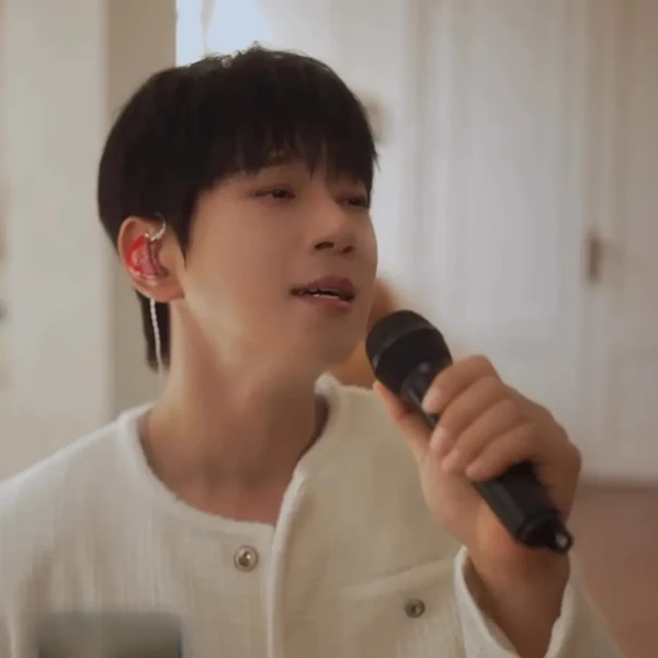 Fans' Pick: Best Moment of Hwang Chiyeol