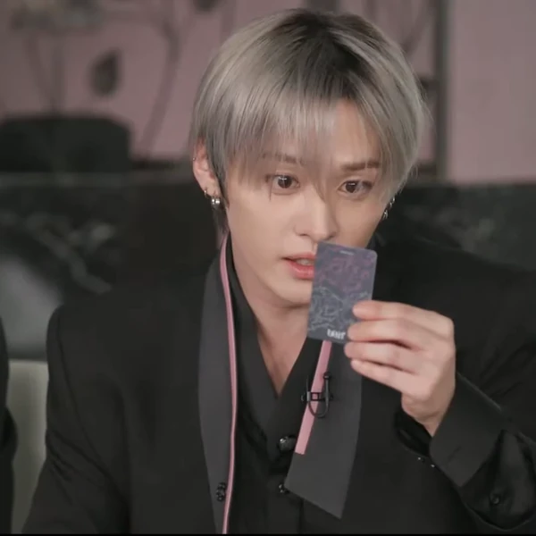 今天最受喜爱的Lee Know (Stray Kids)