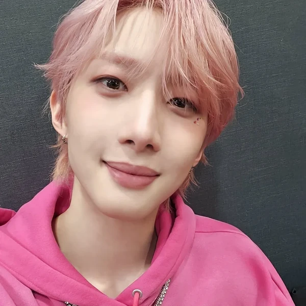 후이 (펜타곤) 팬심 가득한 인기 사진