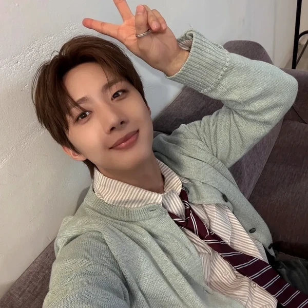 후이 (펜타곤) 팬심 가득한 인기 사진