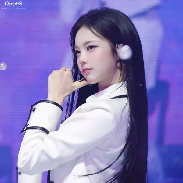 오늘 가장 사랑받은 이안 (하츠투하츠)의 모습